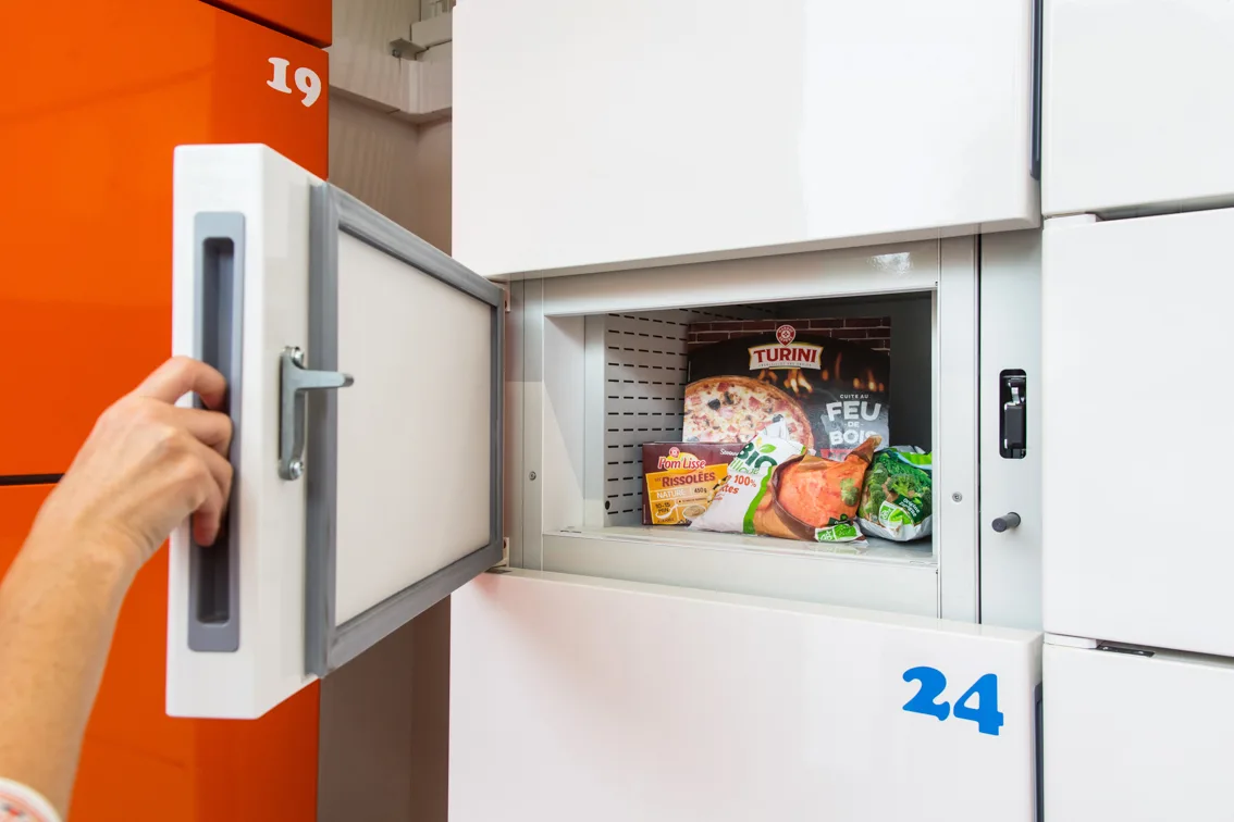 Chilled and frozen temperature-controlled lockers
