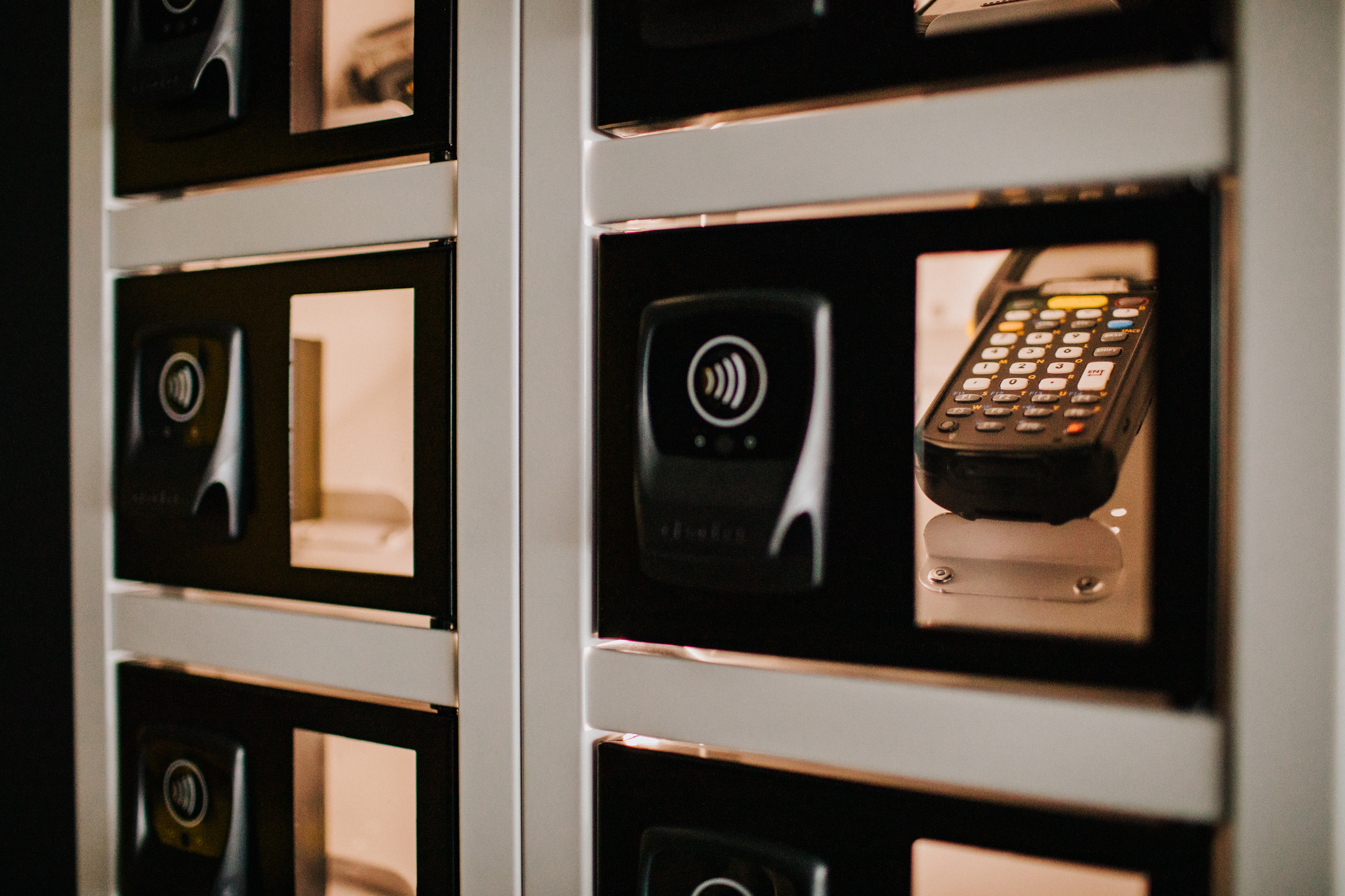 Smart Lockers for Warehouses: What They Are and How They Work